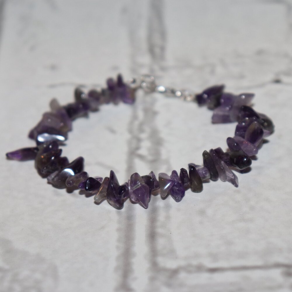 NWOT Amethyst beaded natural stone bracelet 7.5"